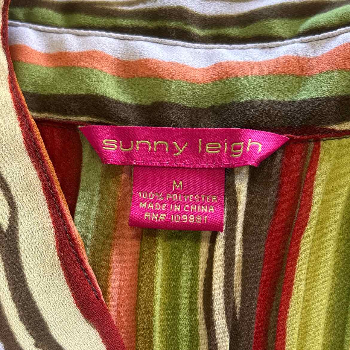 Sunny Leigh Size M Multi-Color Preloved Blouse SS