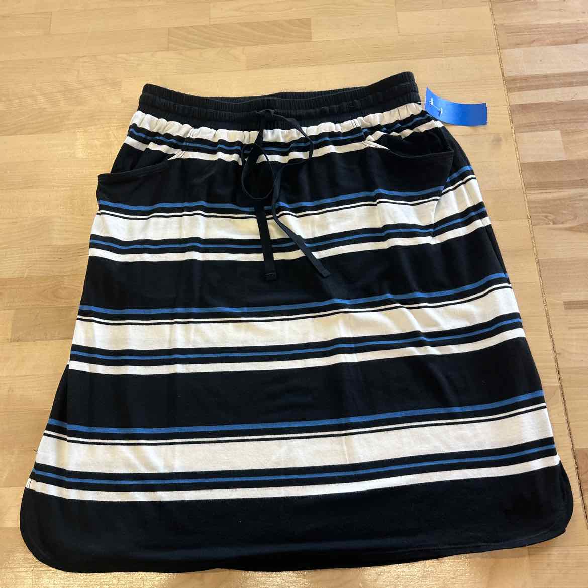 Max Studio Size S Black/White Preloved Skirt