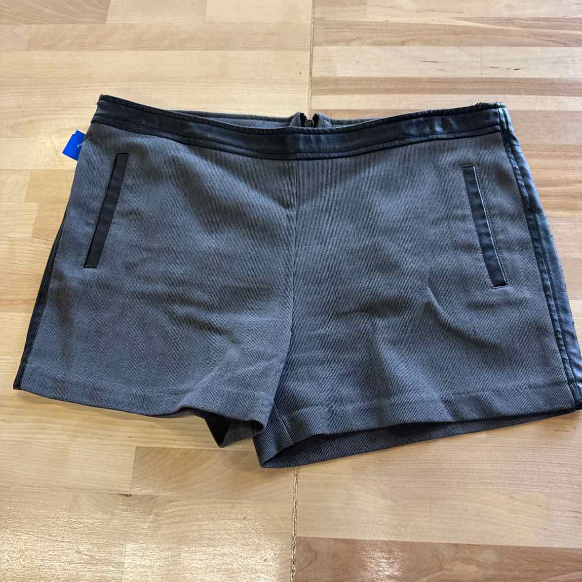 Potters Pot Size L Gray Shorts