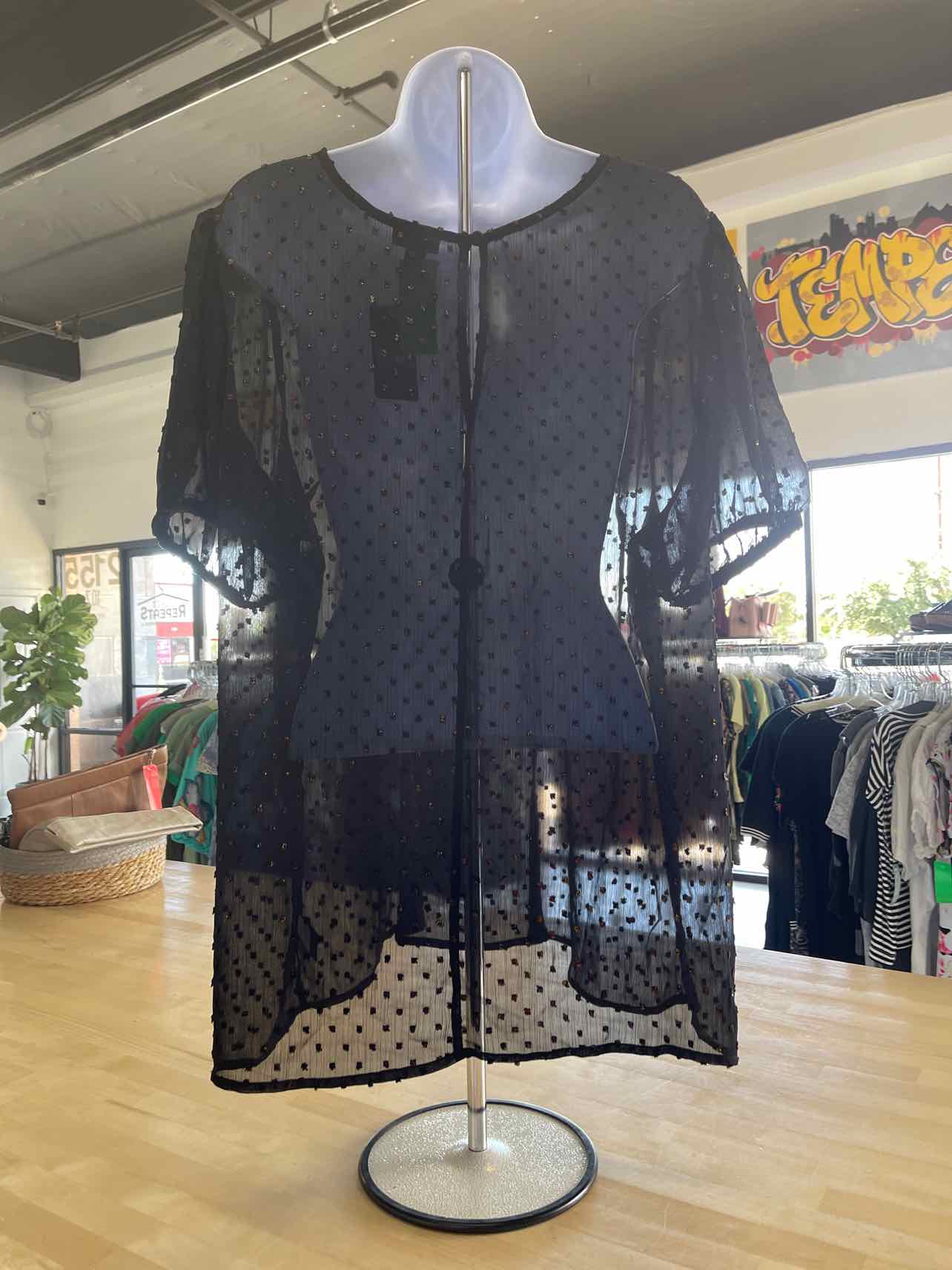 Torrid Size 1 Black Mesh Preloved Blouse SS