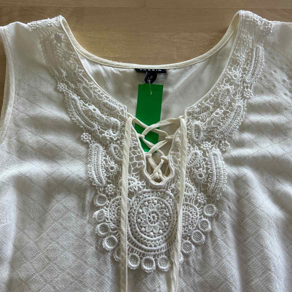 Torrid Size 2X White Rayon Preloved Tank