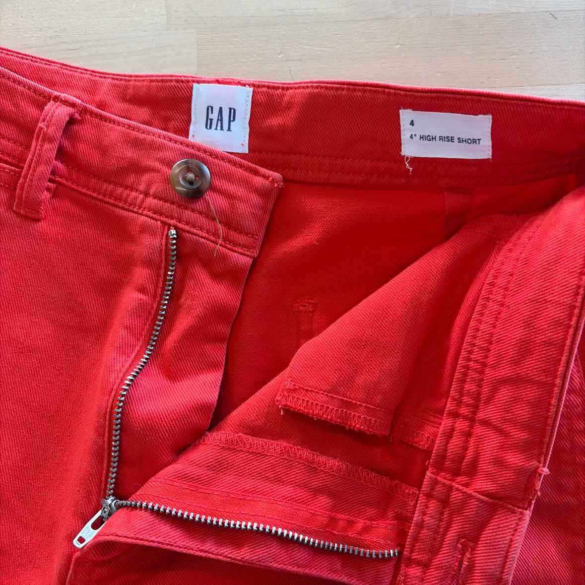 Gap Women Size 4 Red Cotton Spandex Preloved Shorts