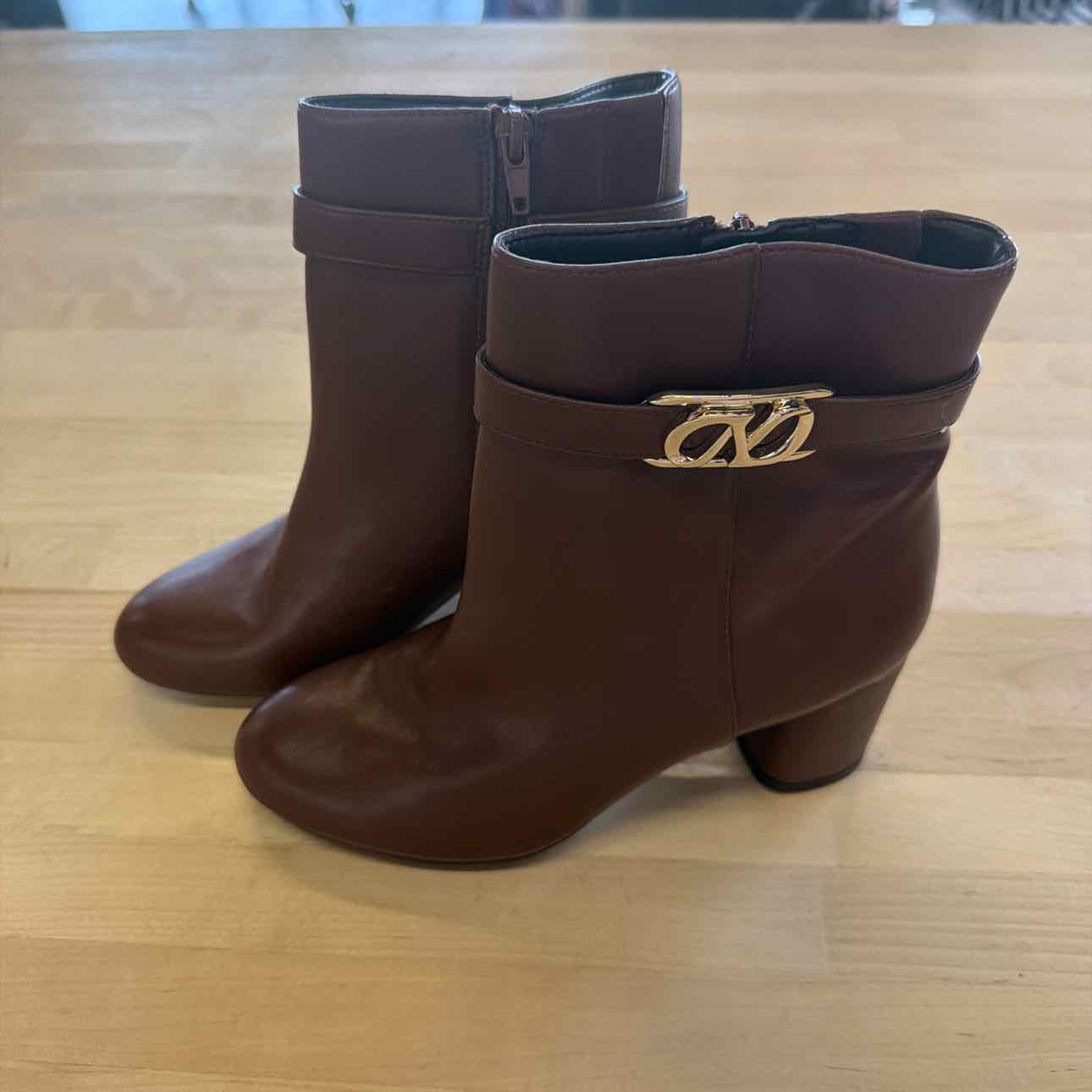NAT Naturalizer Lottie Ankle Bootie Boots (Cappuccino Brown Faux Leather) Size 6