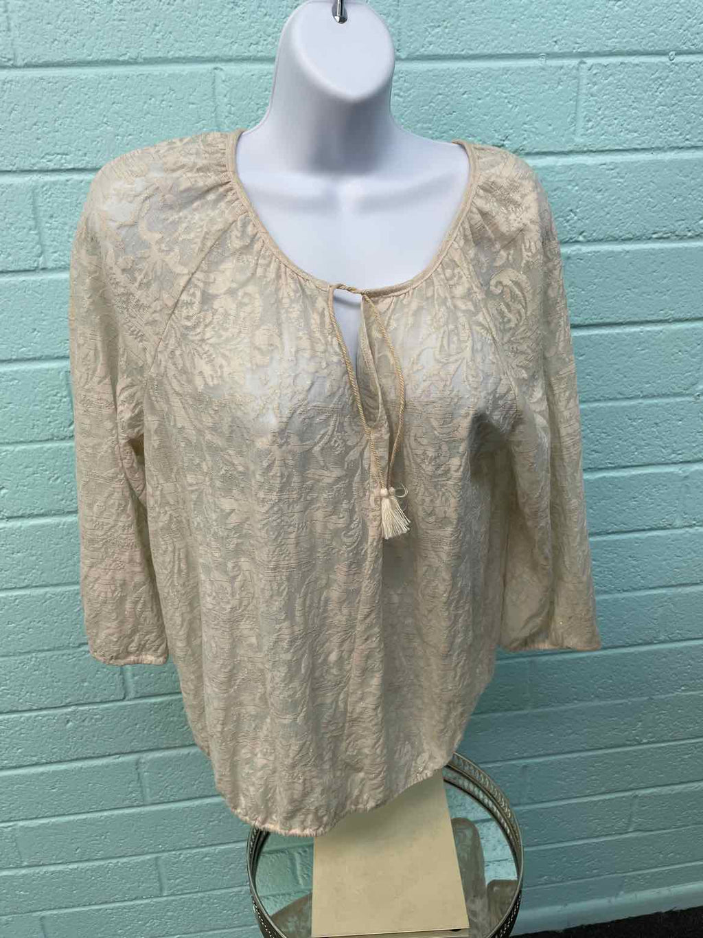 Chico's Size 1 Cream Blouse