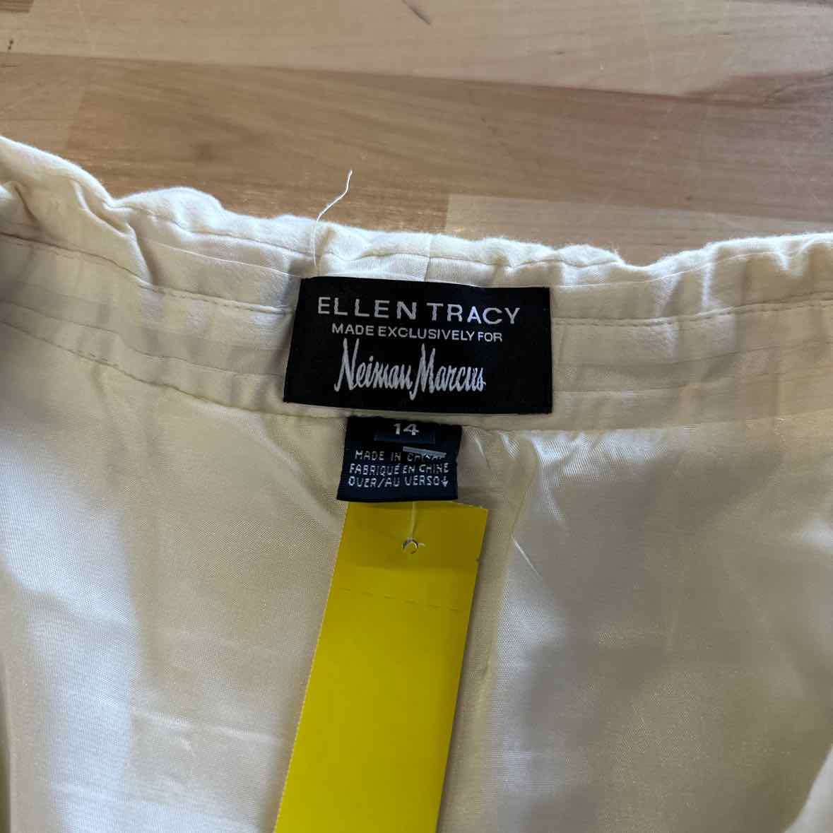 Ellen Tracy Size 14 White Jacket