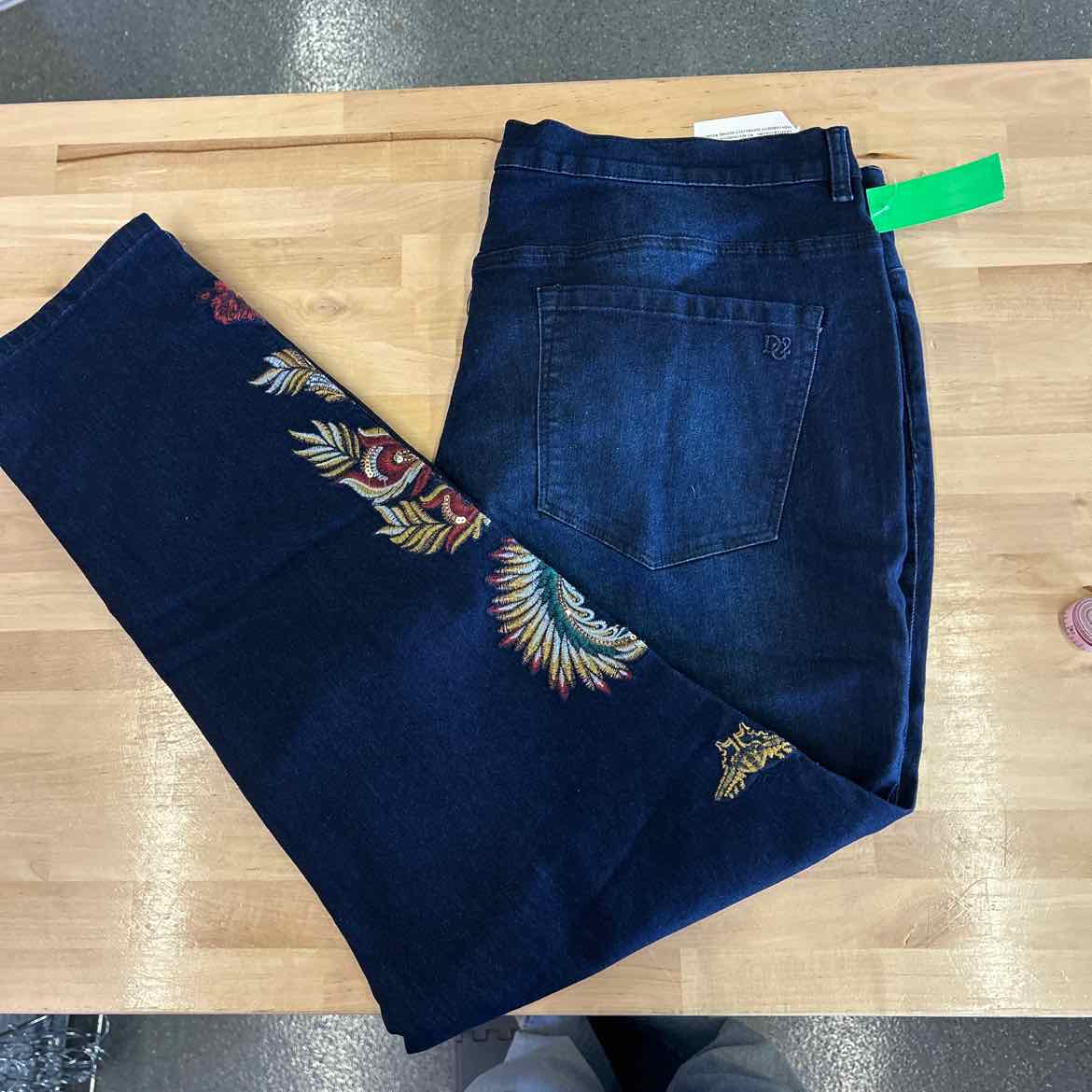 DG2 Size 22W Denim New Capris