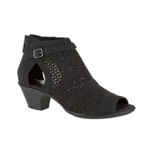 Easy Street Shoe Size 8.5 Carrigan Cut Out Block Heel Sandals NWT