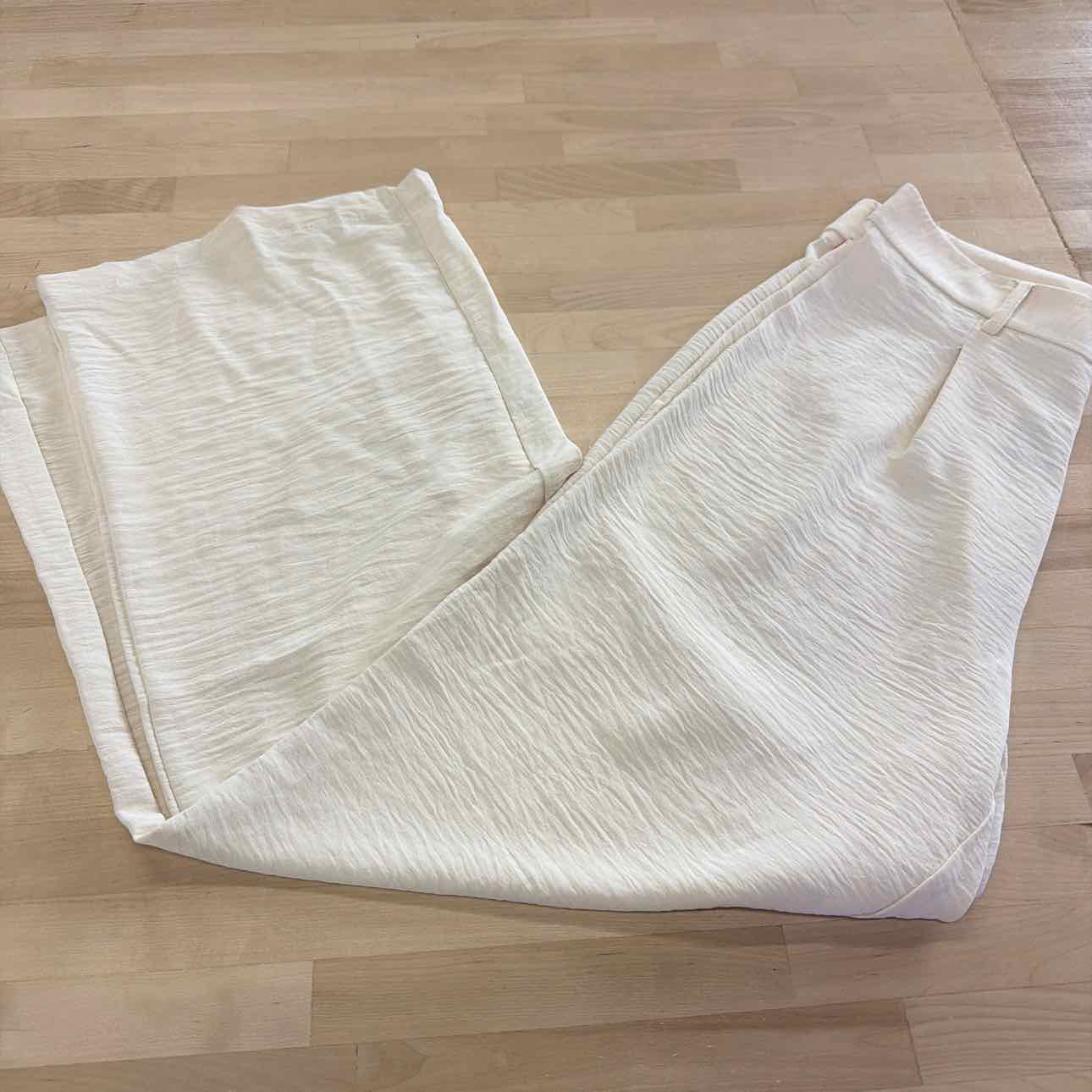 ultra flirt Size L Off White New Pants