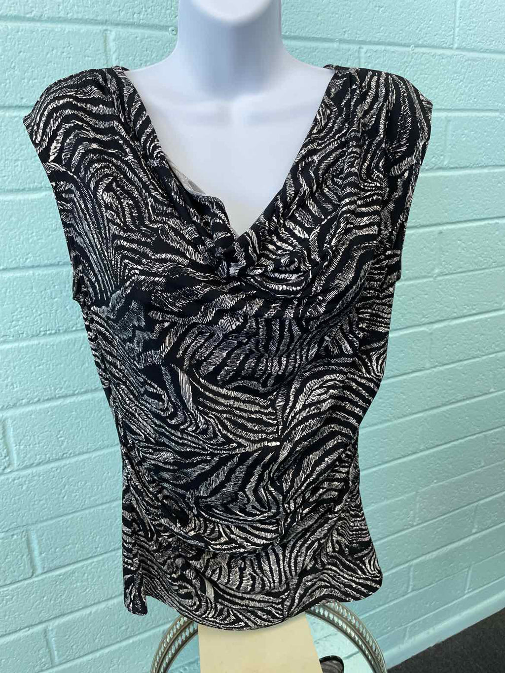 Chaus Size S BLACK & WHITE Sleeveless