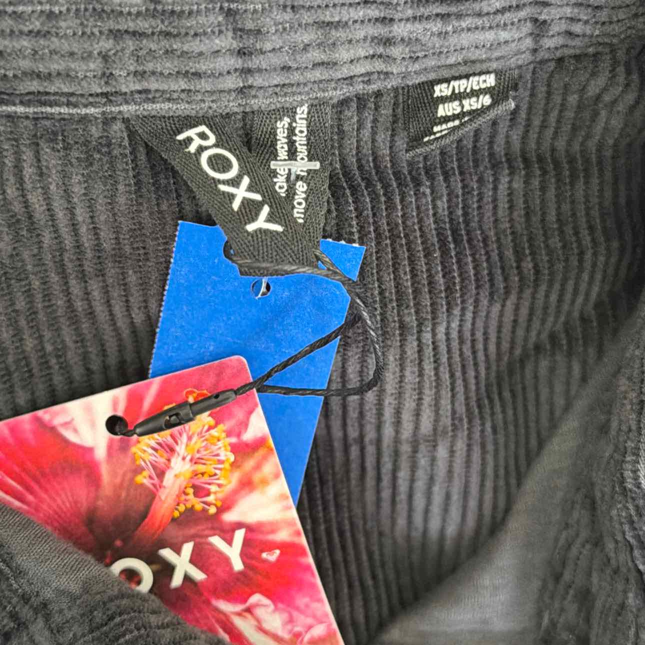 Roxy Size XS Corduroy Button-up Shirt W/Pockets Black