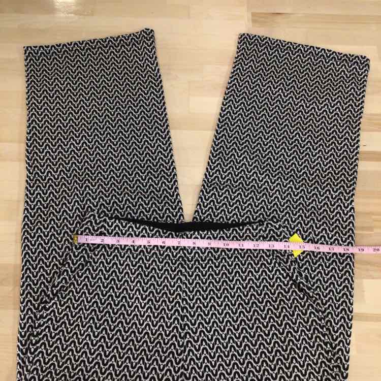 Max Studio Size S/M Black White Preloved Pants