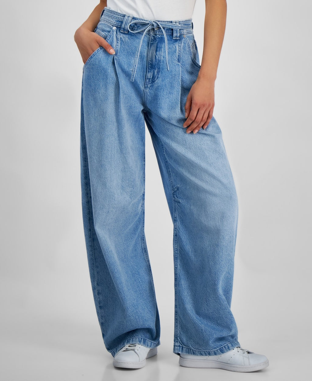 Boss by Hugo Boss Size 27 Pleated Barrel-Leg Denim Pants - Denim