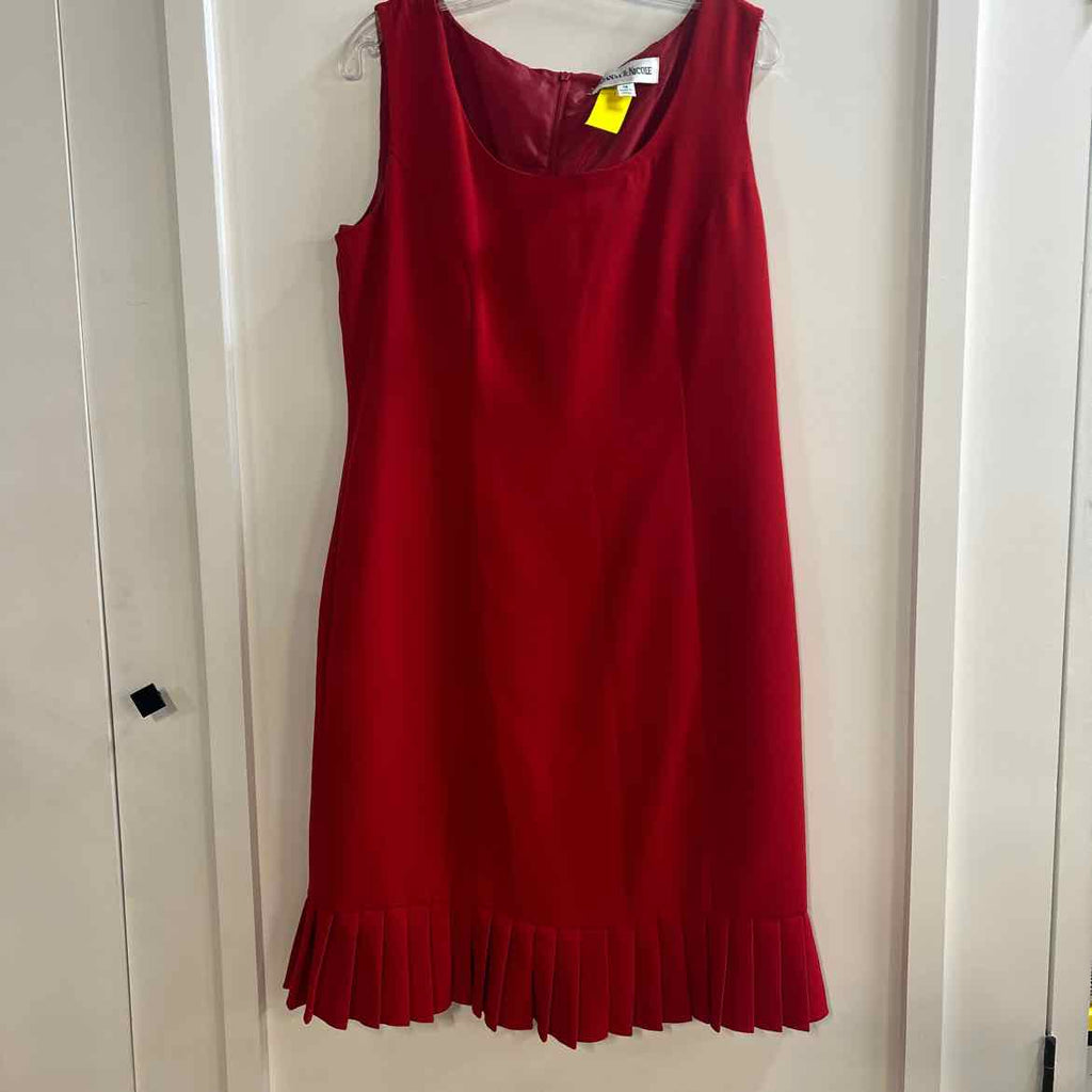 Danny & Nicole Size 14 Red Preloved Dress