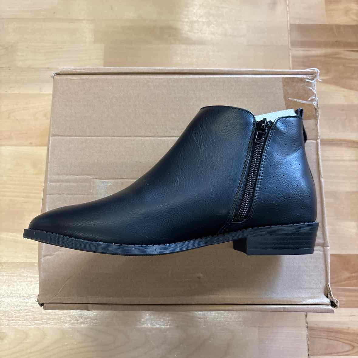 Journee Collection Women's Ellis Bootie