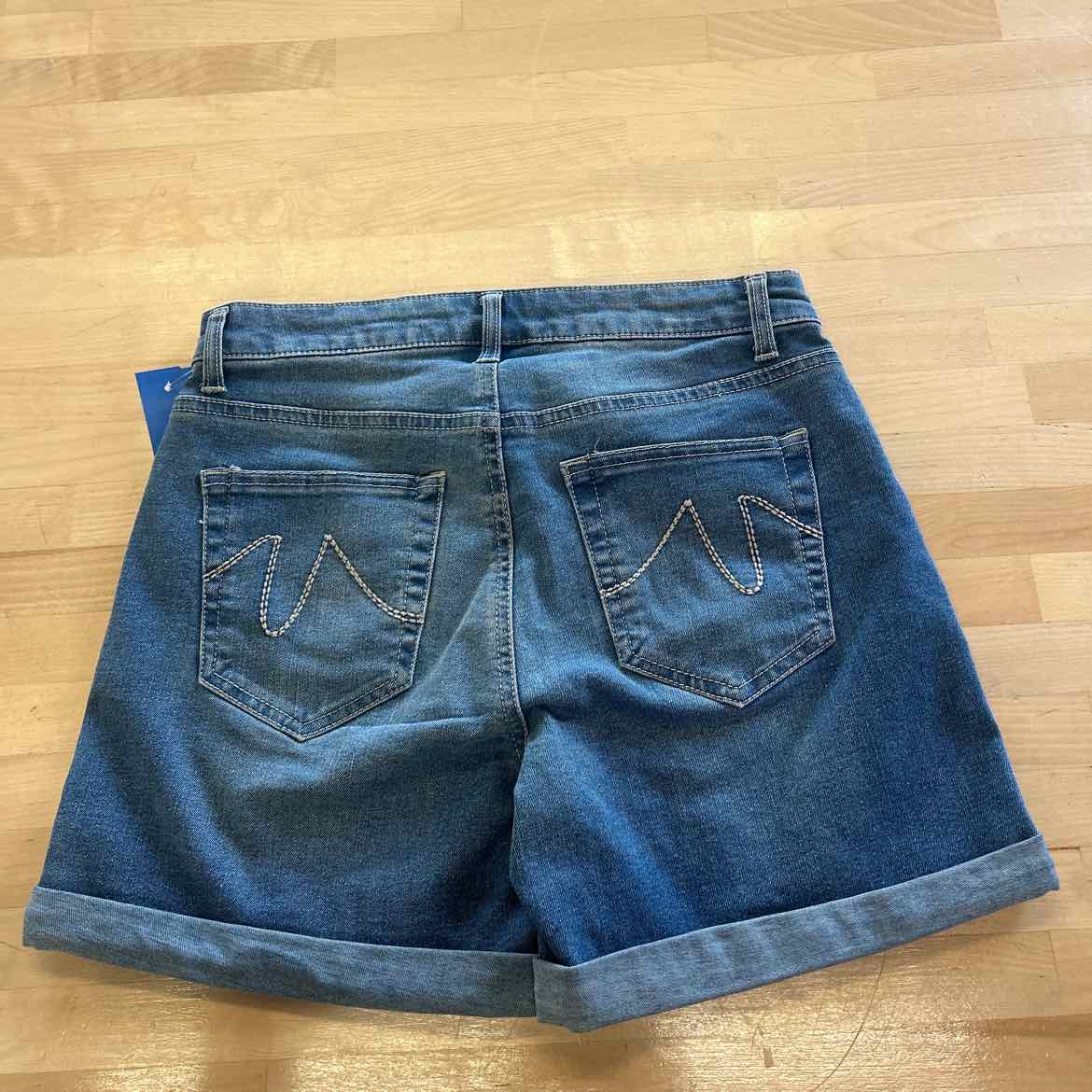 Vintage United Women Size 6 Blue Denim Preloved Shorts
