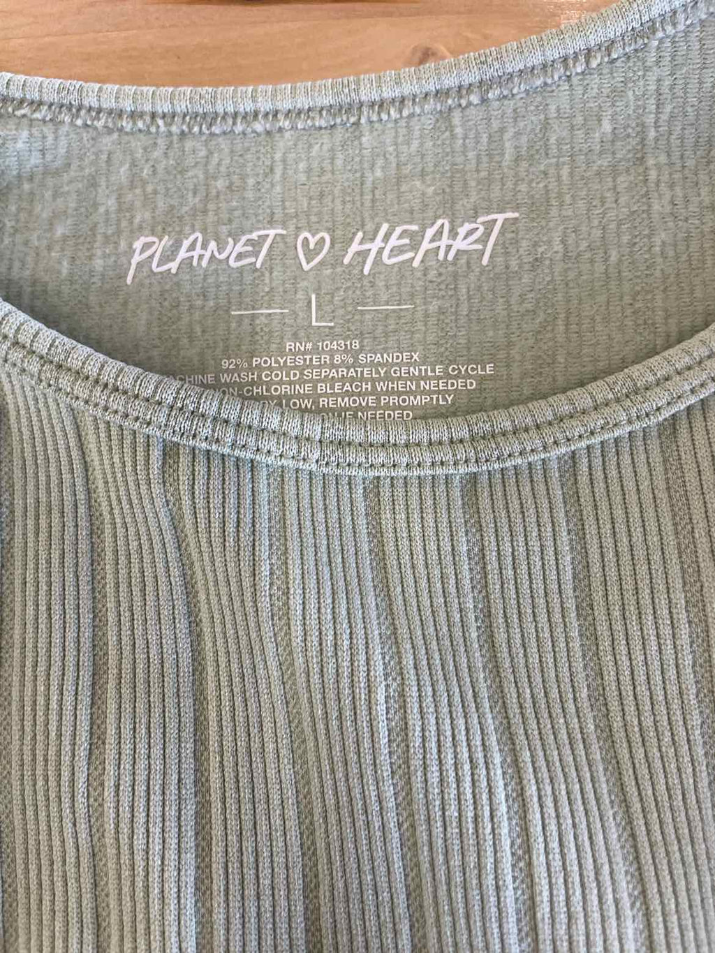 Planet Heart Size L Green Longsleeve