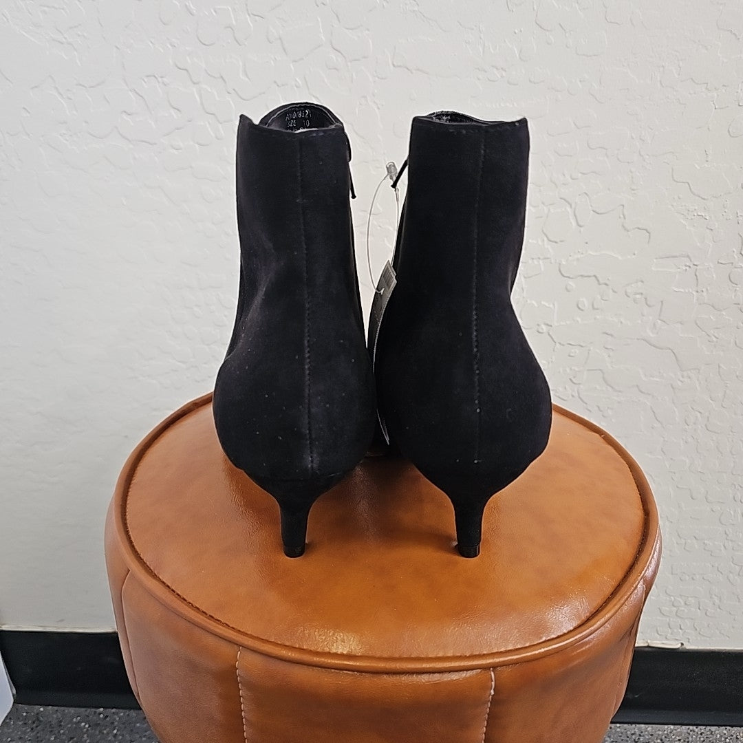 Journee Collection Shoe Size 10 Isobel Kitten Heel Booties