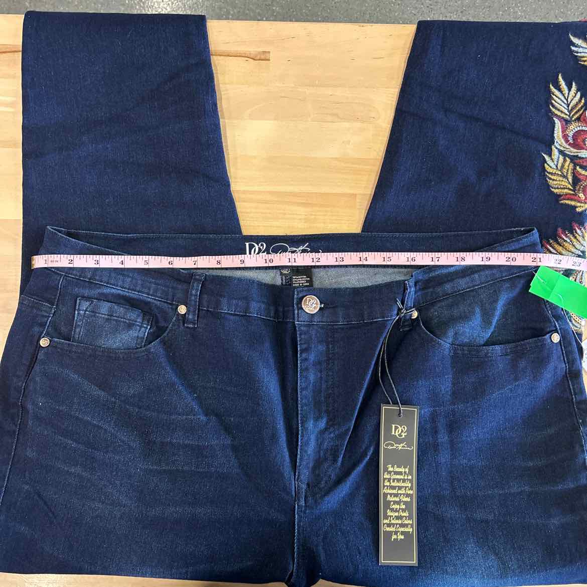 DG2 Size 22W Denim New Capris