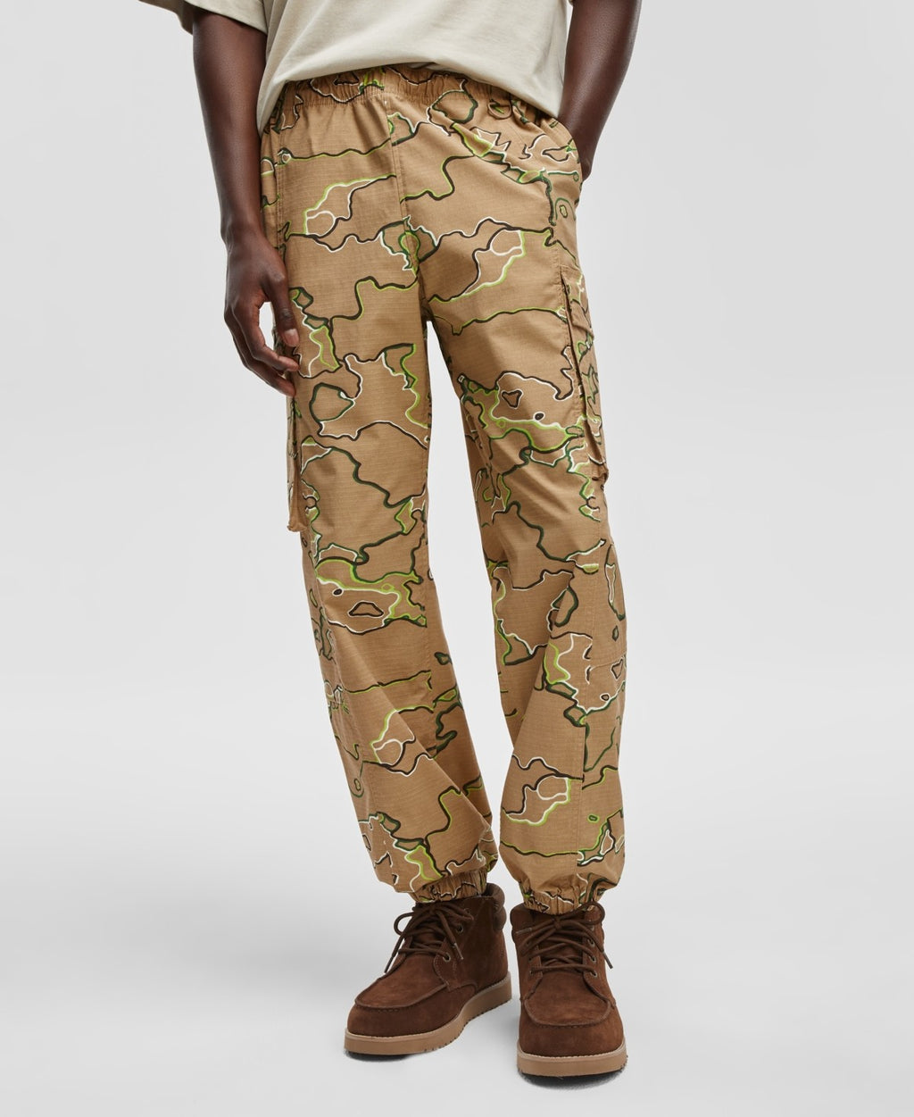 Mode of One Men's Regular-Fit Pull on Camo Print Cargo Joggers