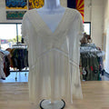 Torrid Size 0 White Preloved Blouse SS