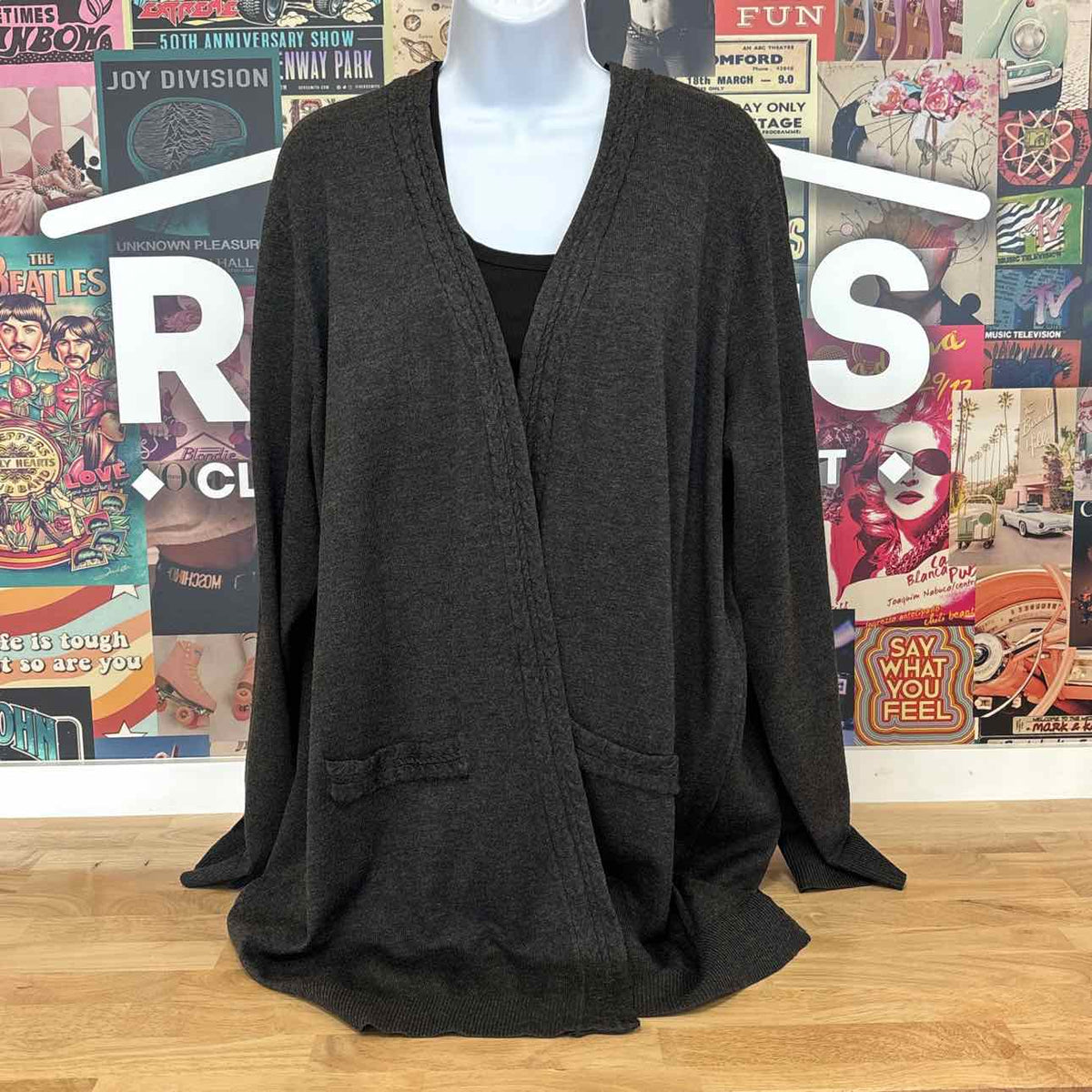 Melissa Paige Size 2X Gray New Sweater