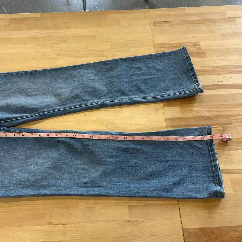 Wrangler Size 6 Blue Denim Preloved Jeans
