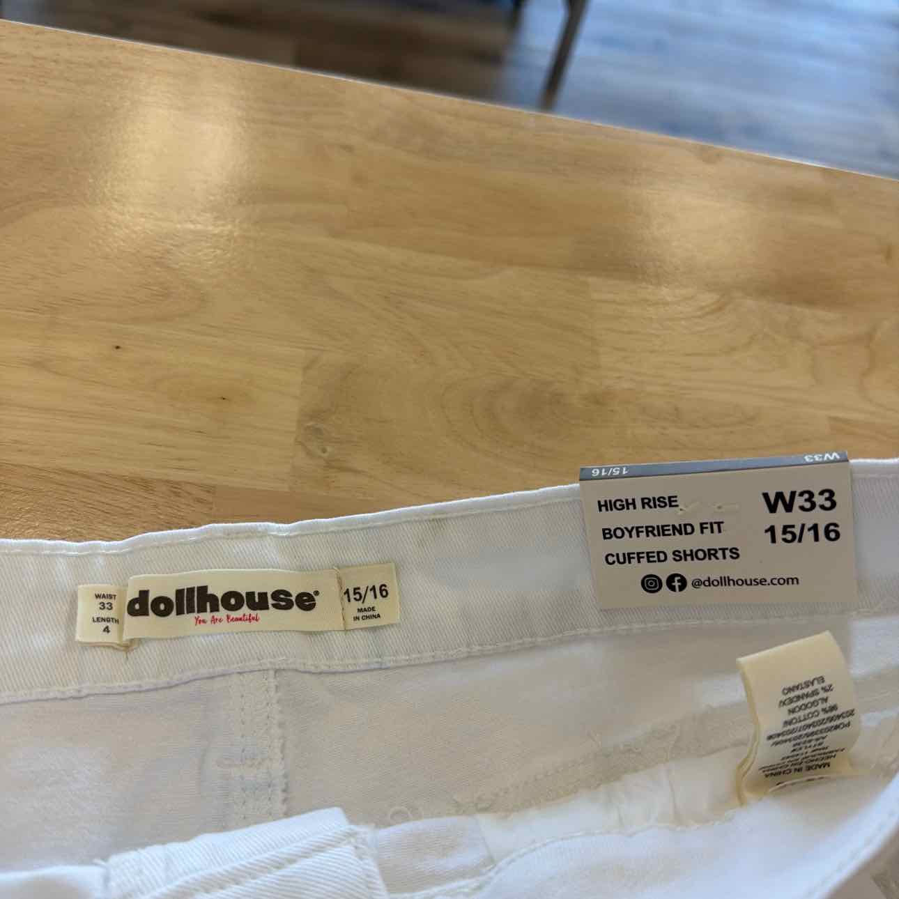 dollhouse Women Size 33 White New Shorts