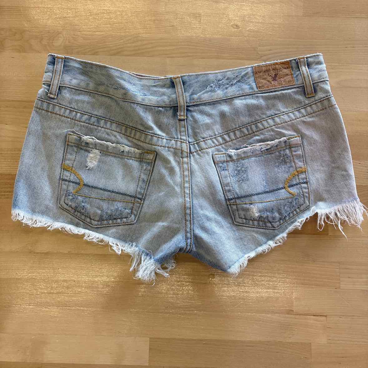 American Eagle Size 2 Blue Shorts