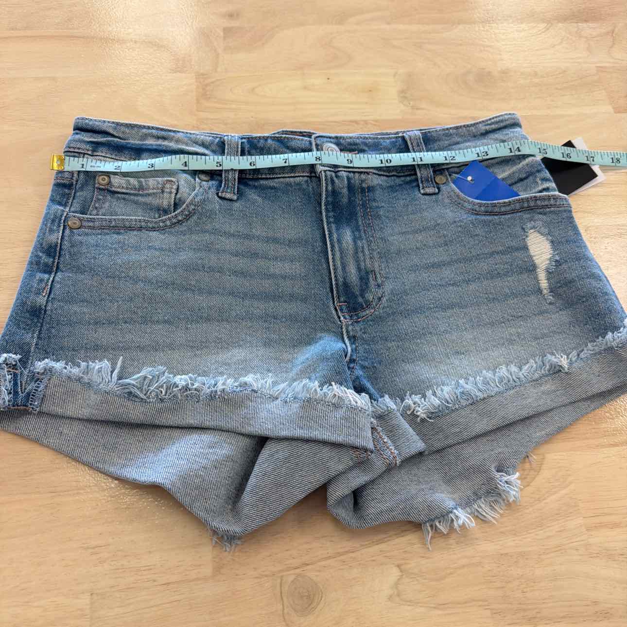 Celebrity pink Women Size 1 Blue New Shorts