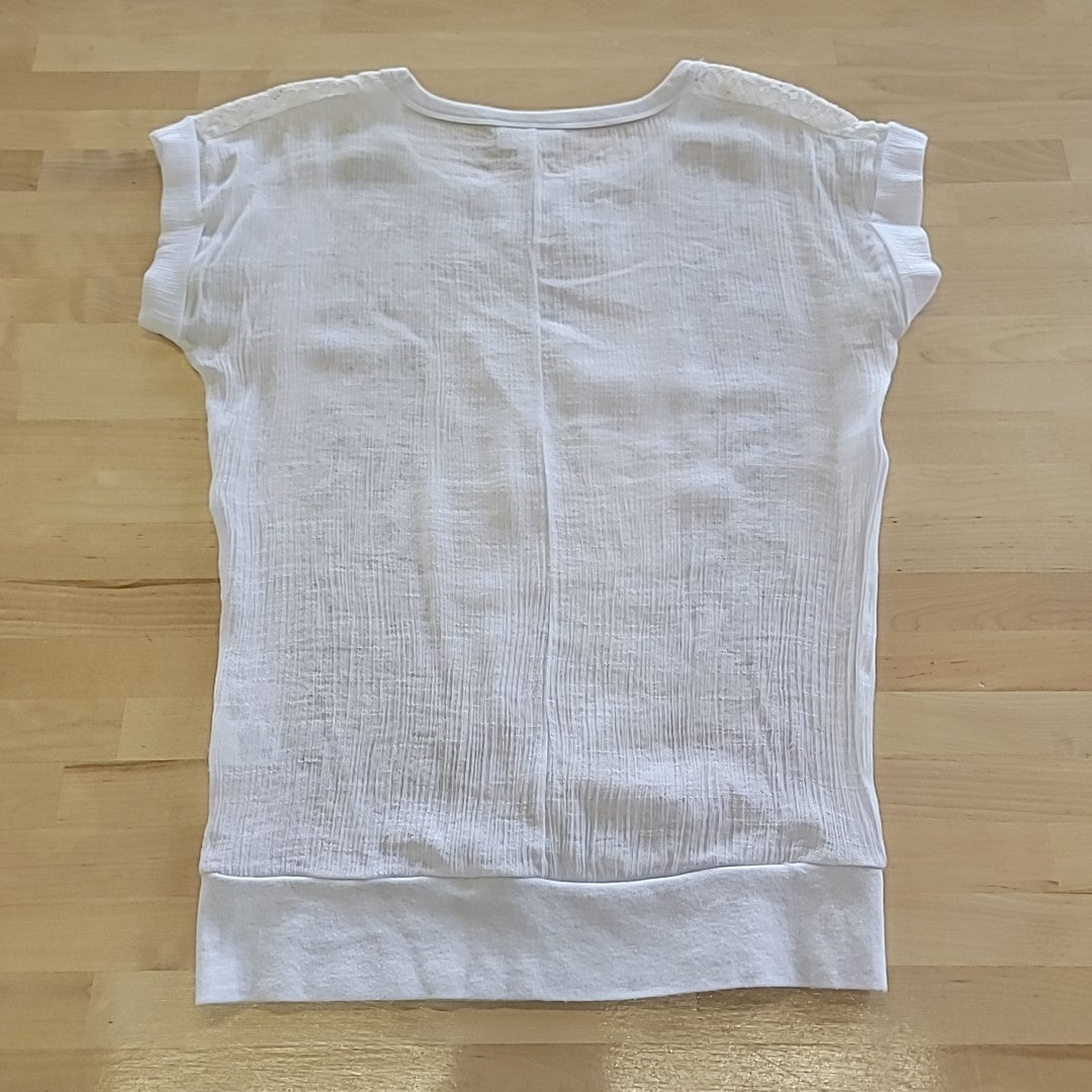 Shyanne Size M White Shirt