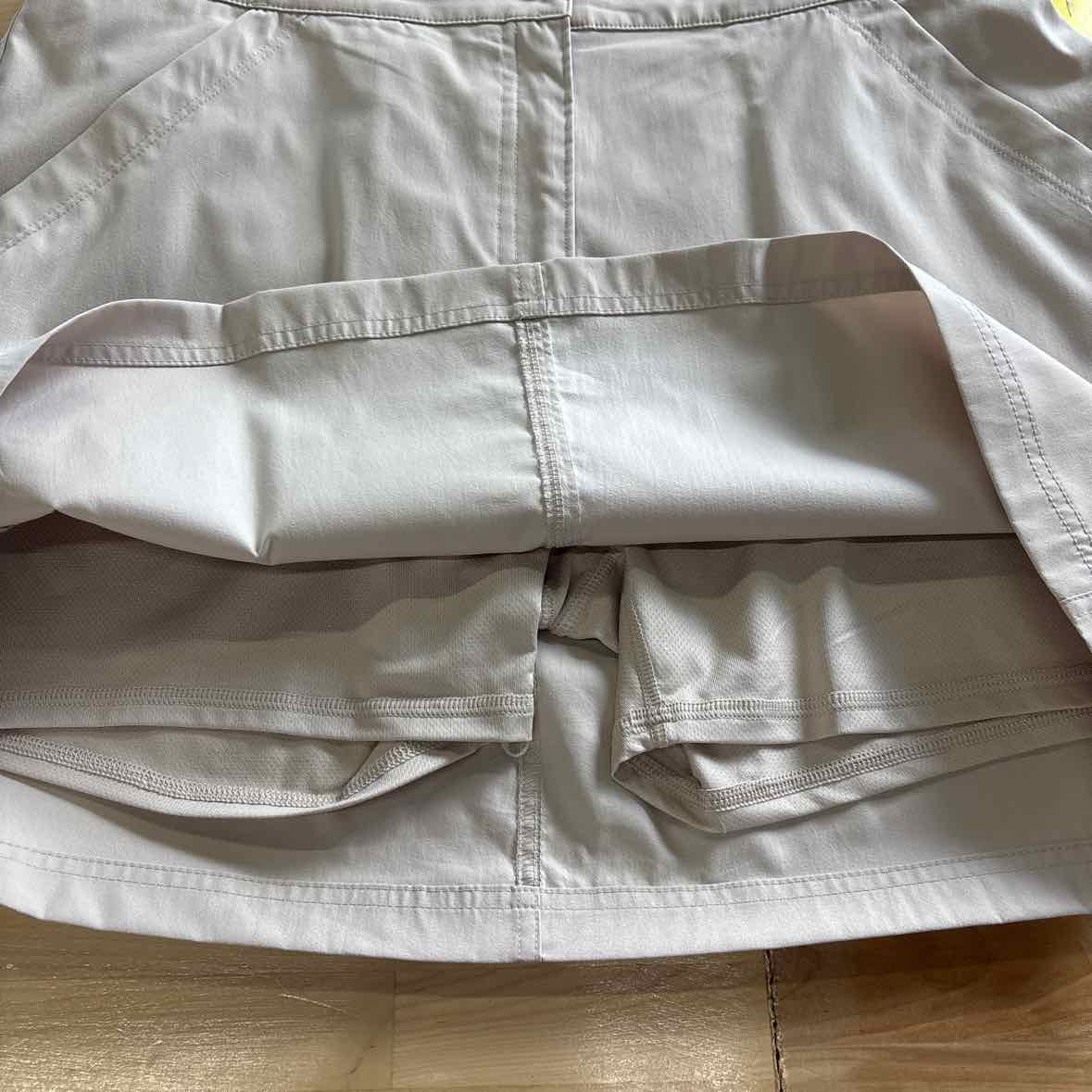 32 degrees Size L Beige Skorts
