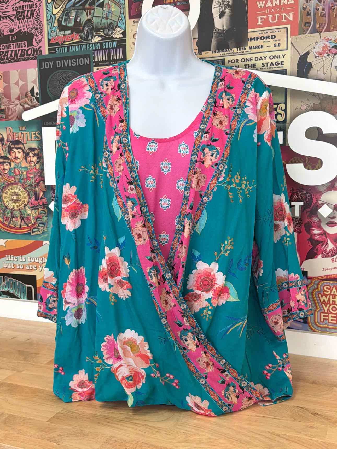 Tolani Size M teal & pink Shirt