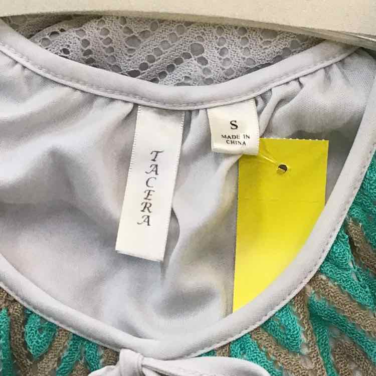 Tacera Size S green white Preloved Blouse LS