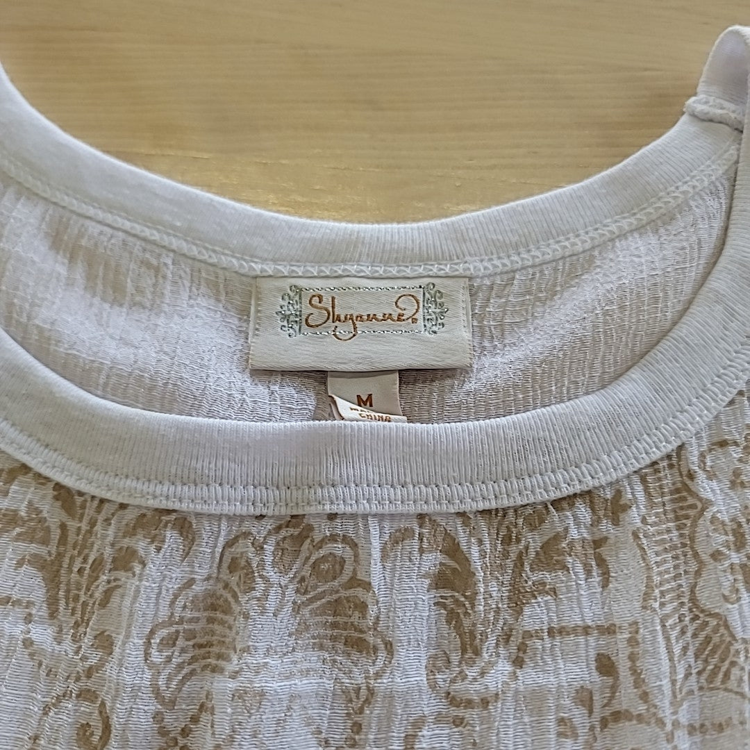 Shyanne Size M White Shirt