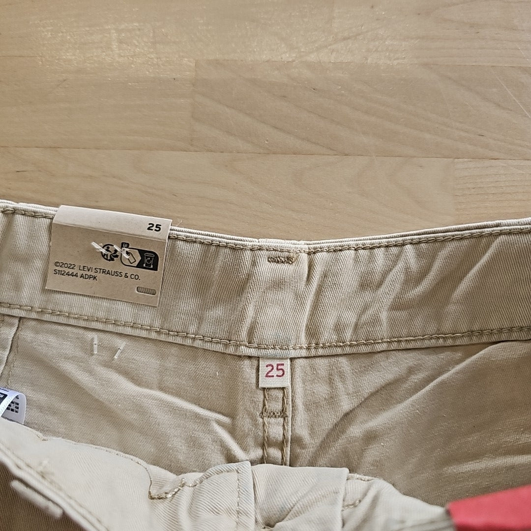 Levi's Baggy Cargo Women's Shorts 25