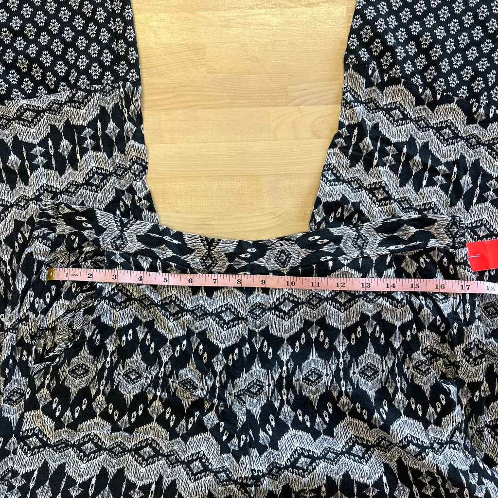 By & By Size L Black White Lounge