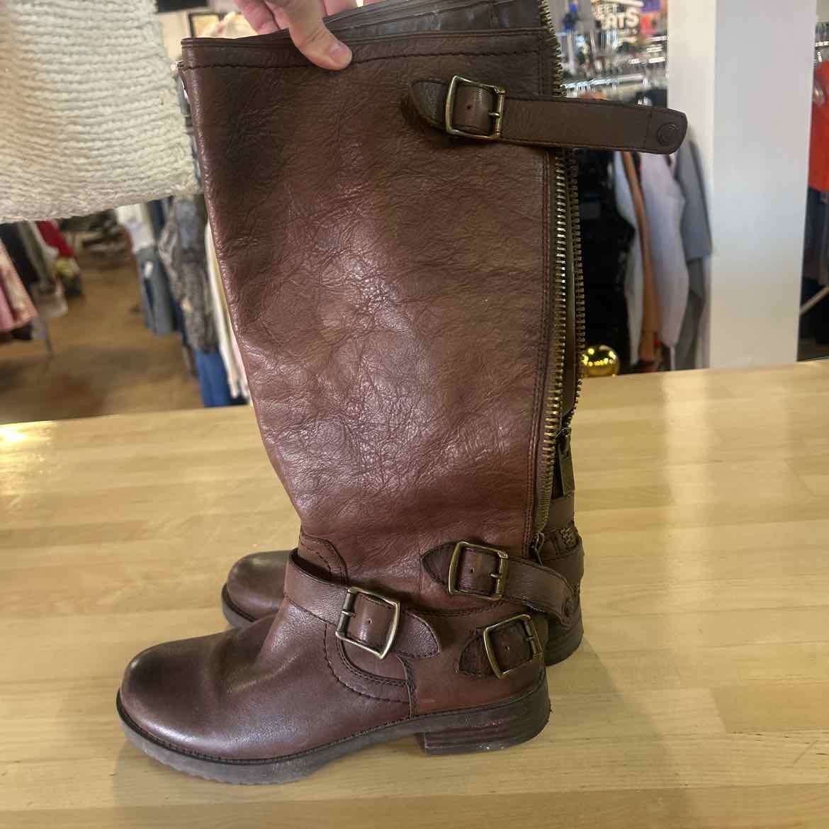 Arturo Chiang Size 7 Brown Leather Preloved Boots