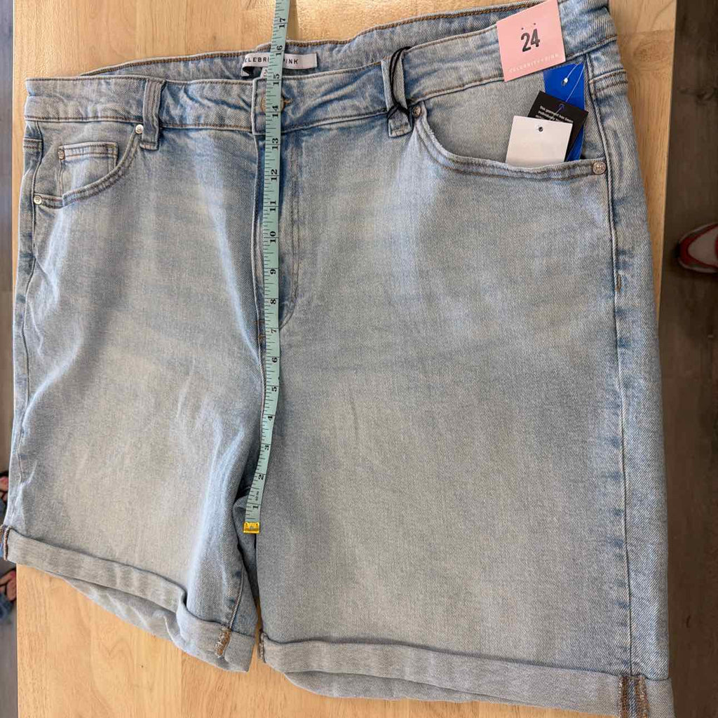 Celebrity pink Women Size 24 Blue New Shorts