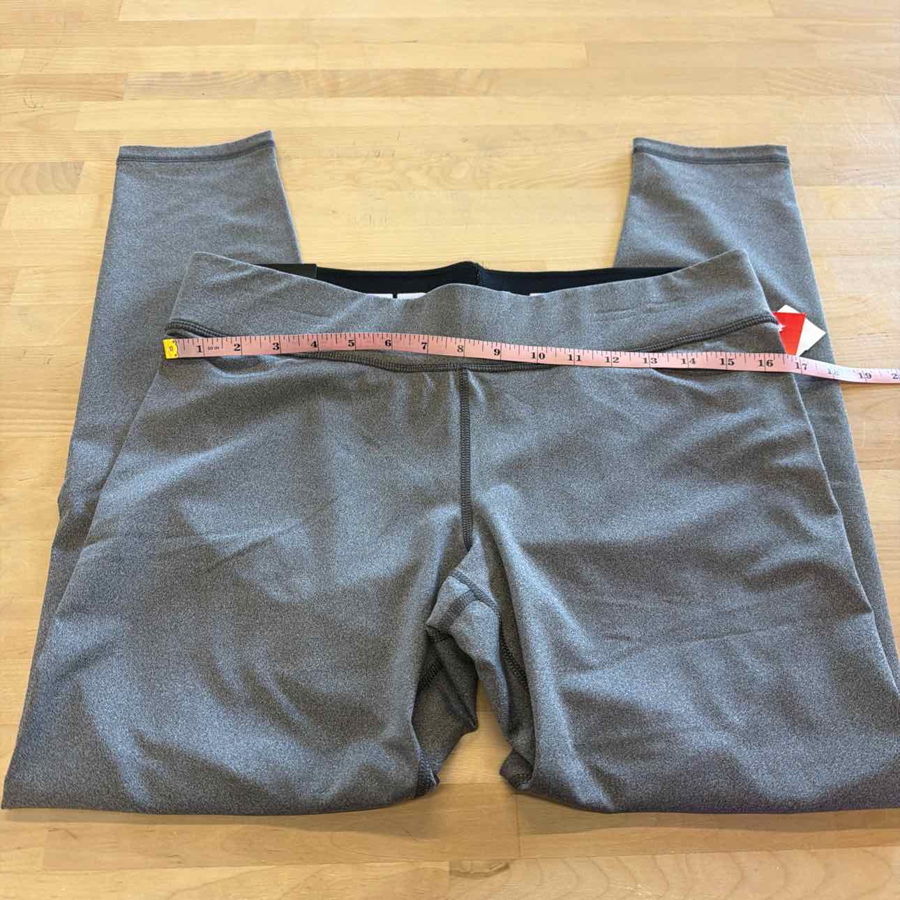 Under Armour Size XL Gray Preloved Athletic Pants