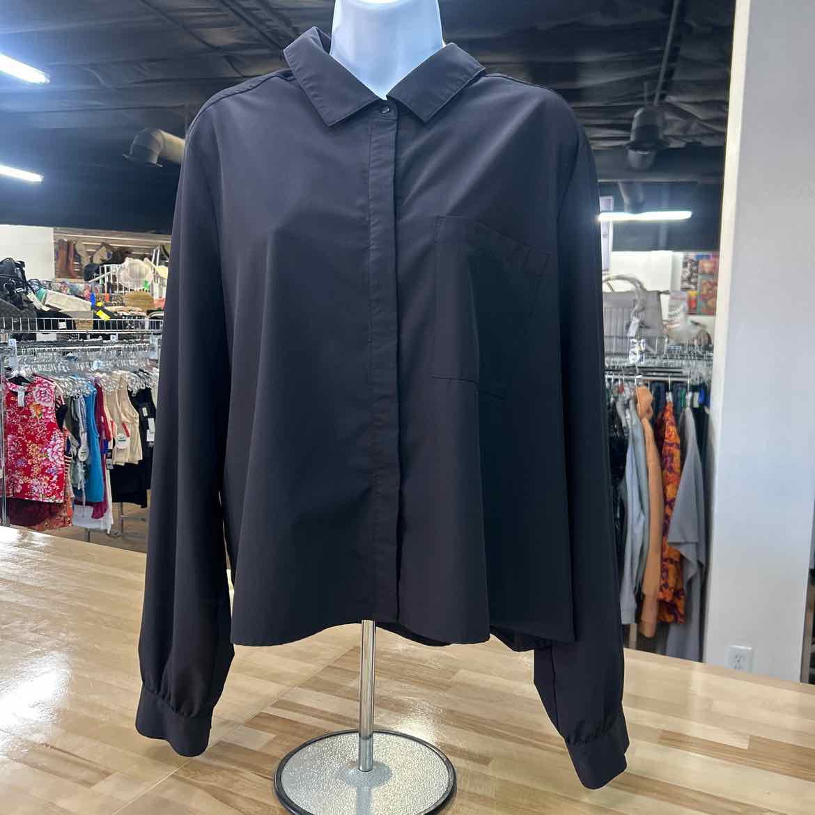 Modern Works Size XL Black Preloved Button Down LS