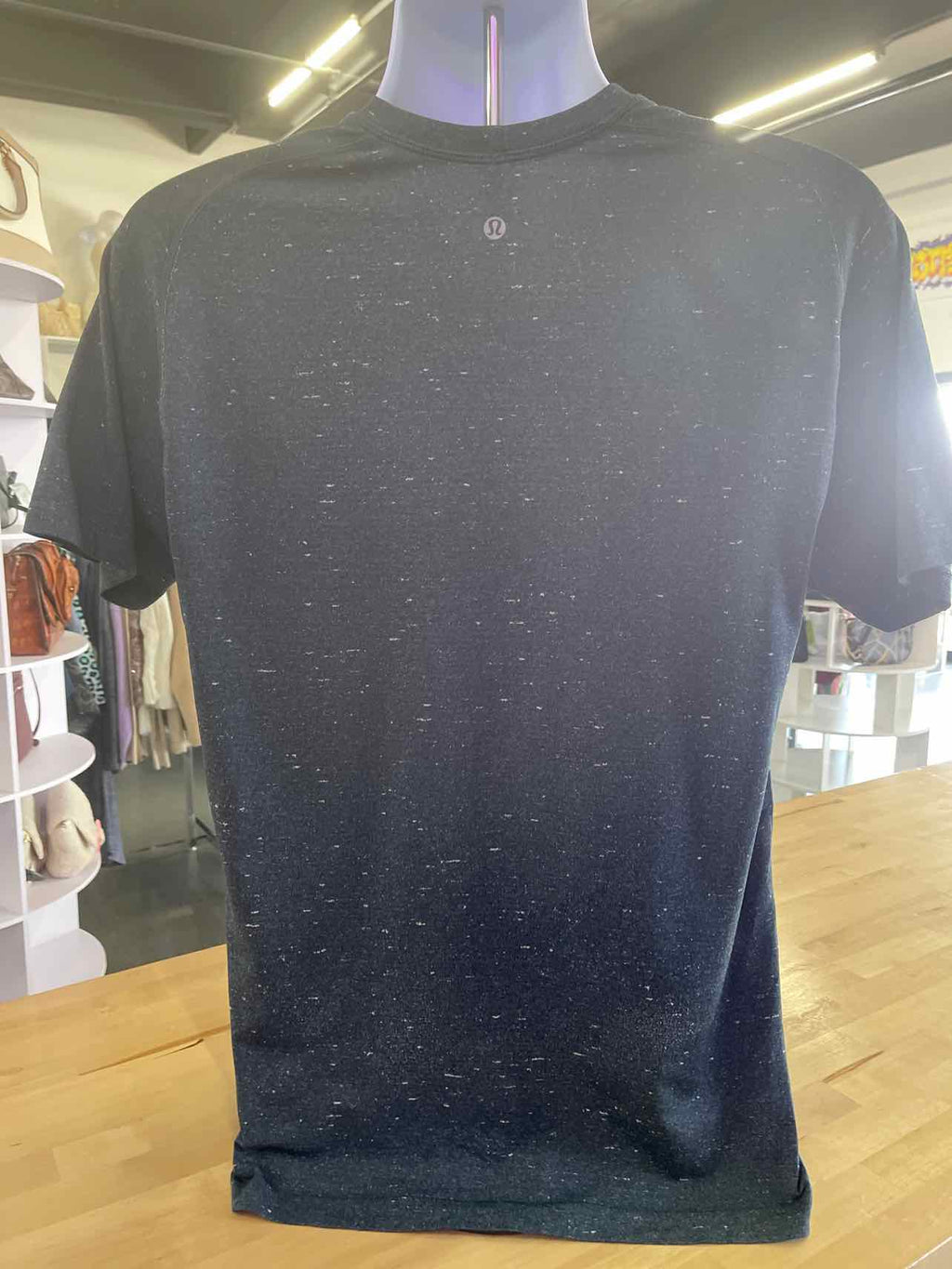 LuluLemon Size M Blue Preloved MENS T-shirt
