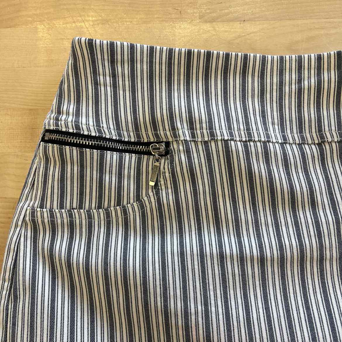 Joe B. Size S gray/white Preloved Skirt