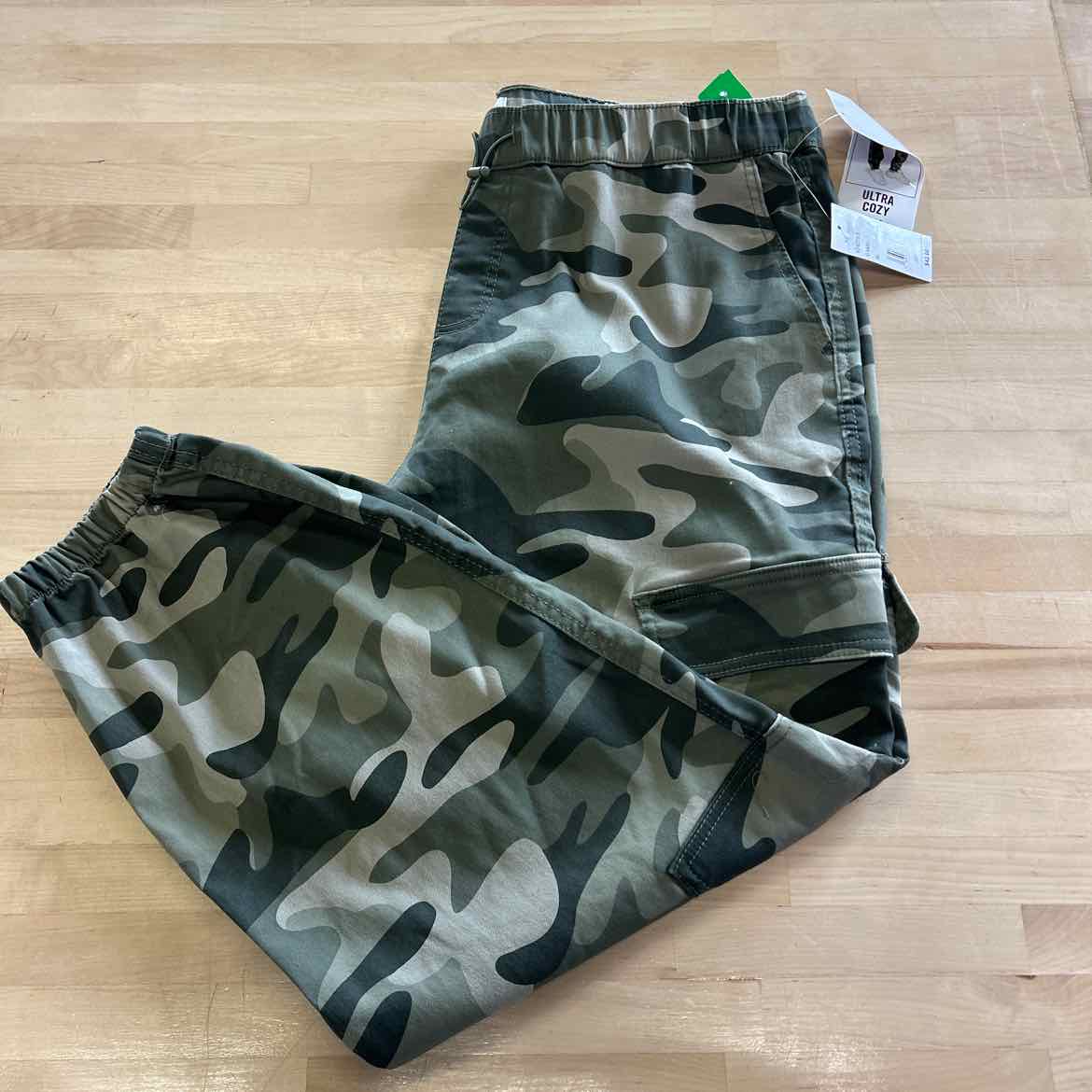 Vanilla Star Juniors' Camouflage Cargo Jogger Pants - Camo