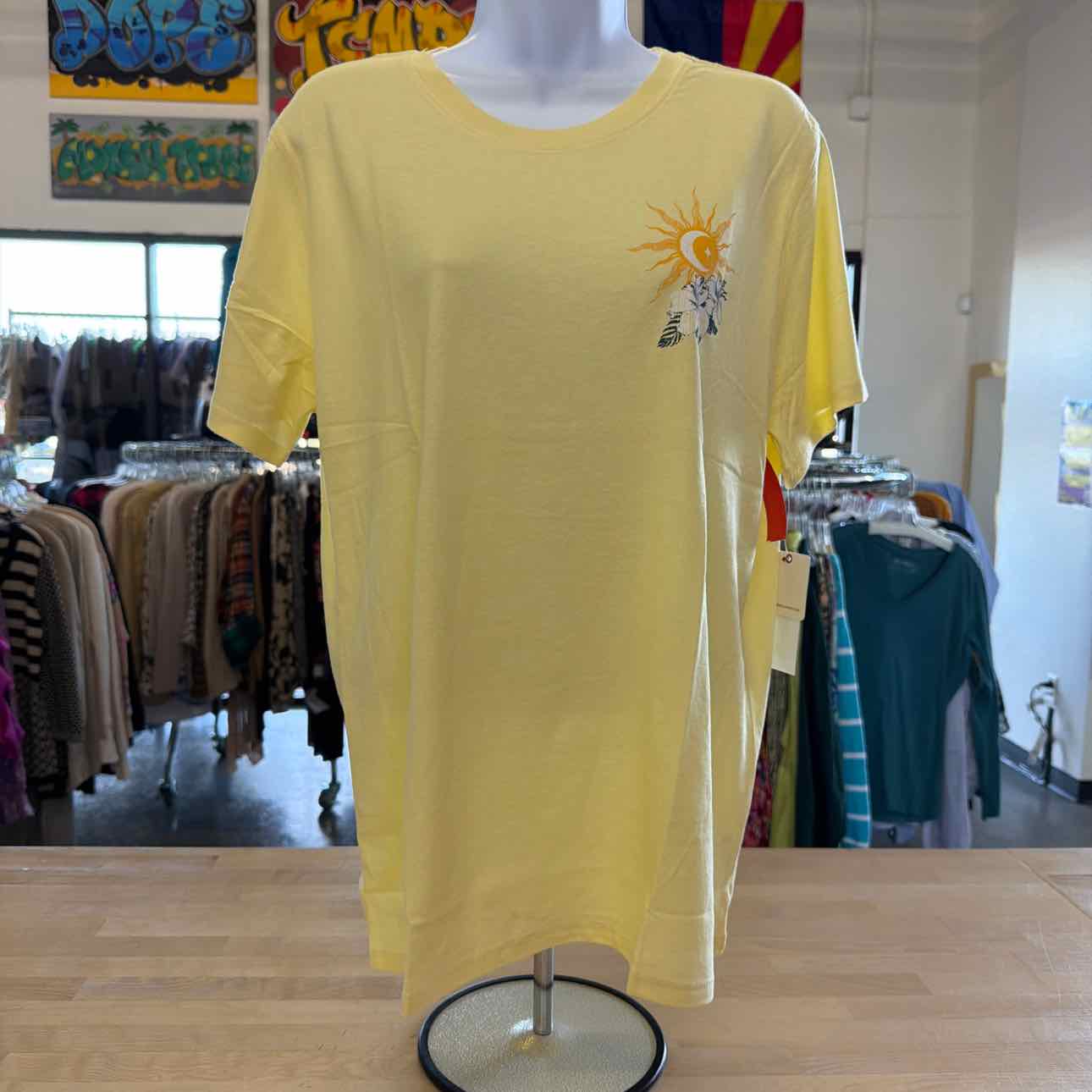 Rebellious One Juniors' Vani Malibu Graphic Crewneck T-Shirt - French Vanilla