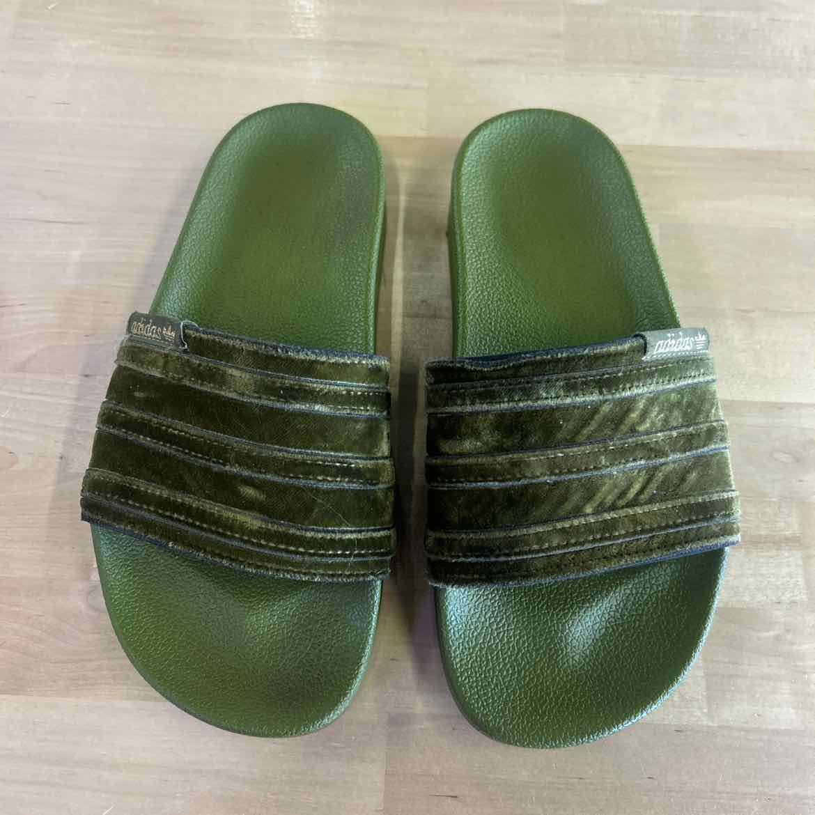 Adidas Size 5 Green Preloved Slides