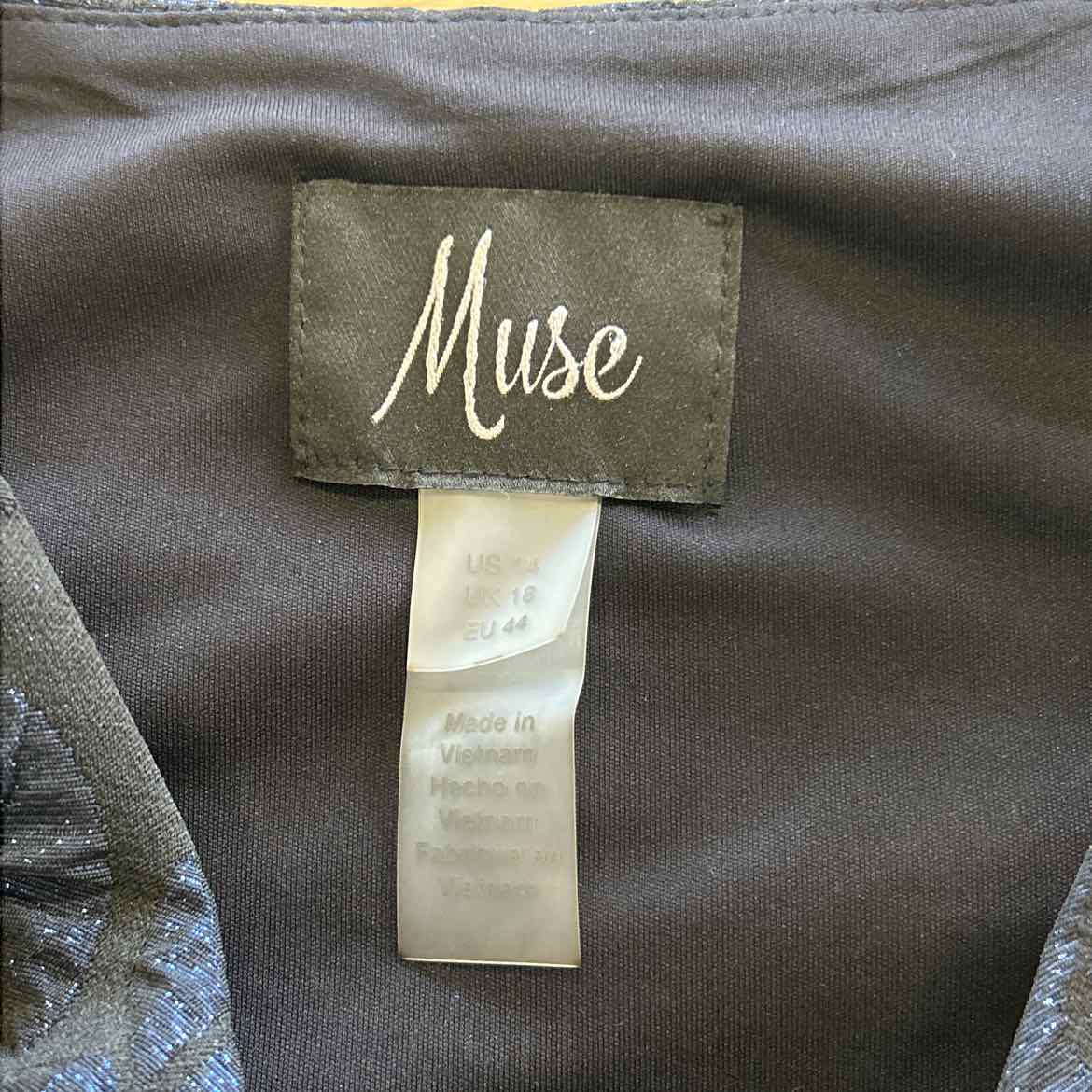 Muse Women's Textured-Rose Sleeveless Top