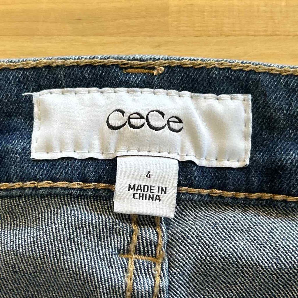 CeCe Size 4 Blue Denim Preloved Jeans
