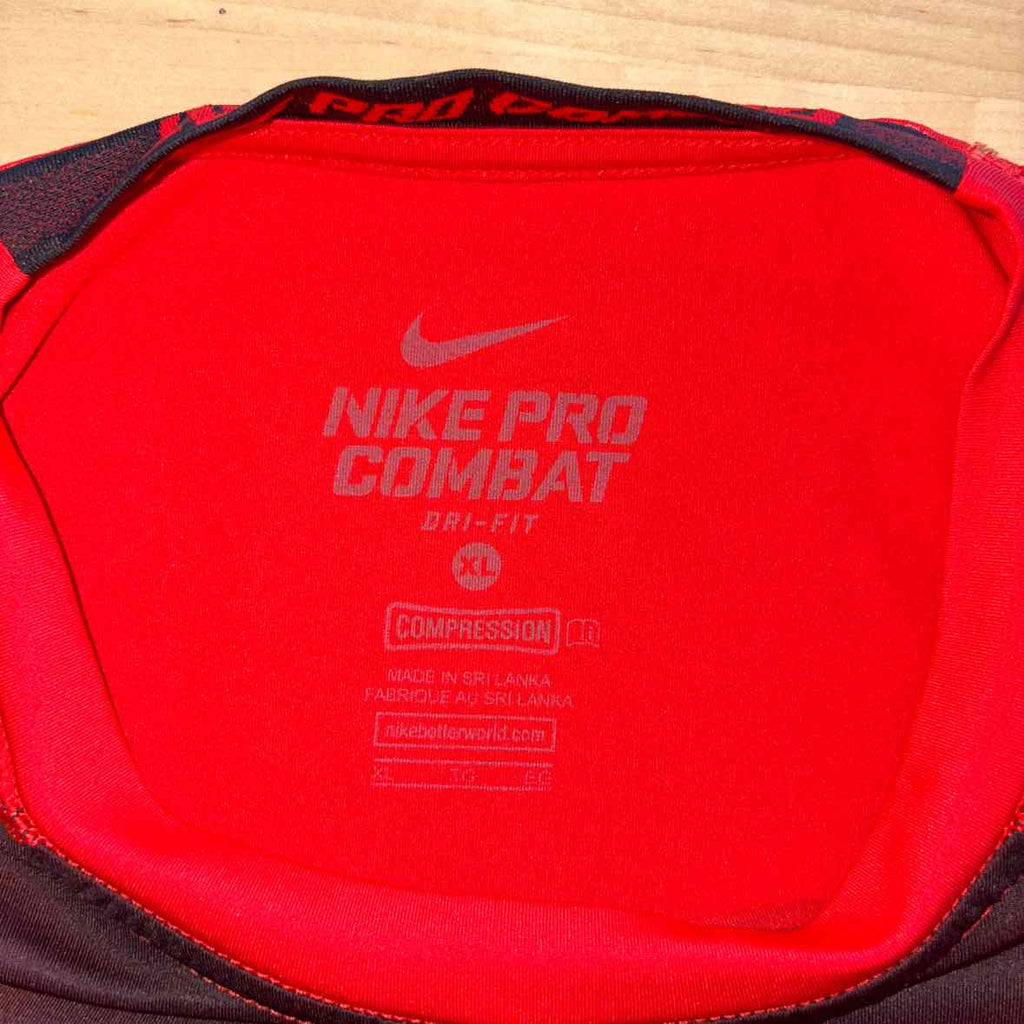 Nike Size XL Red T-shirt