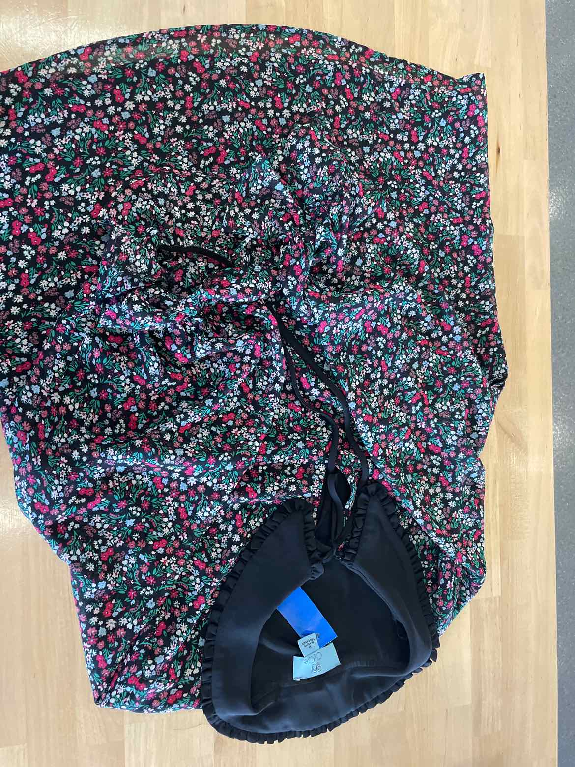 CeCe Size M Black Blouse