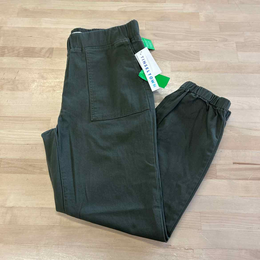 TINSELTOWN Size M Green Pants